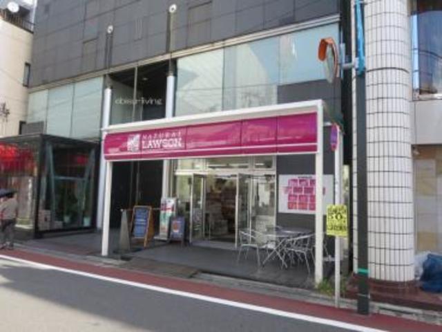 コンビニ　ナチュラルローソン港日赤通り店（コンビニ）まで424m