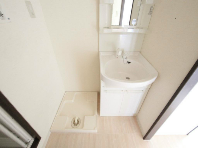 洗面設備　脱衣所　独立洗面台（シャンプードレッサー）洗濯機用意できます