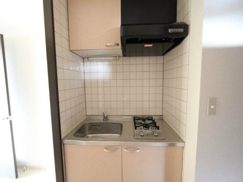 キッチン　システムキッチン（ガス2口）冷蔵庫・レンジ等ご用意できます