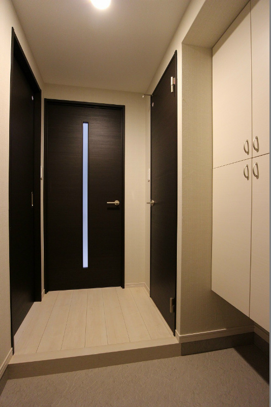 玄関　トールタイプのシューズボックスです。