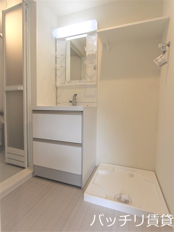 洗面設備　同型タイプの為、現状を優先致します。