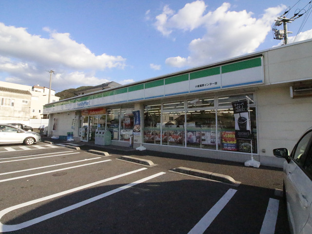 コンビニ　ファミリーマート（コンビニ）まで100m