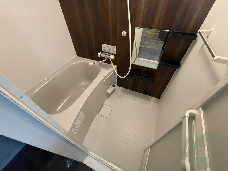 バス・シャワールーム　お風呂になります。一日の疲れを癒してくださいね。