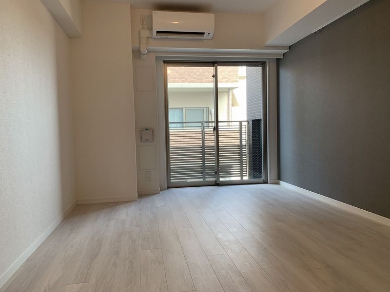 居室・リビング　☆明るい居間☆