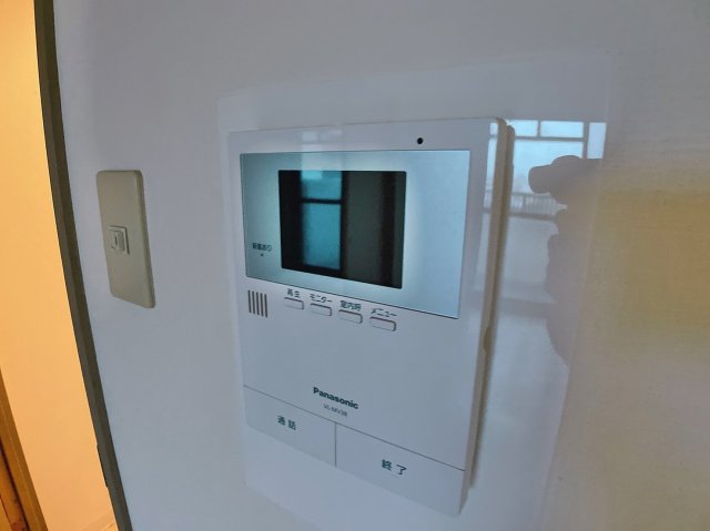 セキュリティ　掲載の内装写真は同物件の別タイプのお部屋の写真です