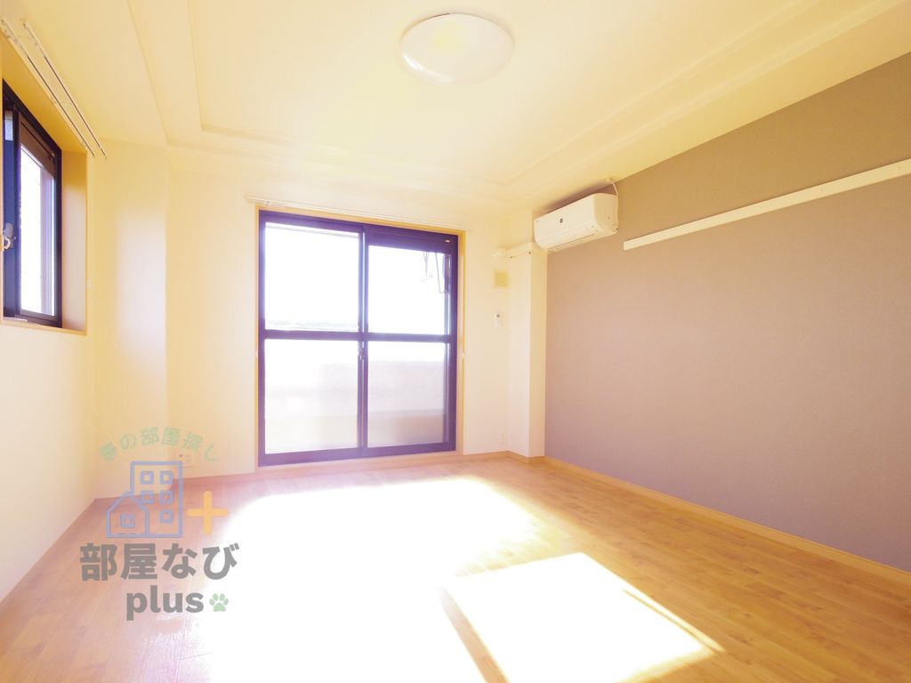 居室・リビング　※他号室写真です