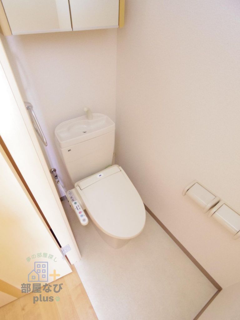 トイレ　※他号室写真です