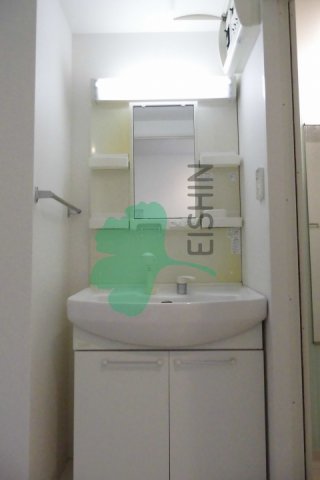 洗面設備　シンプルで使いやすい洗面台です！