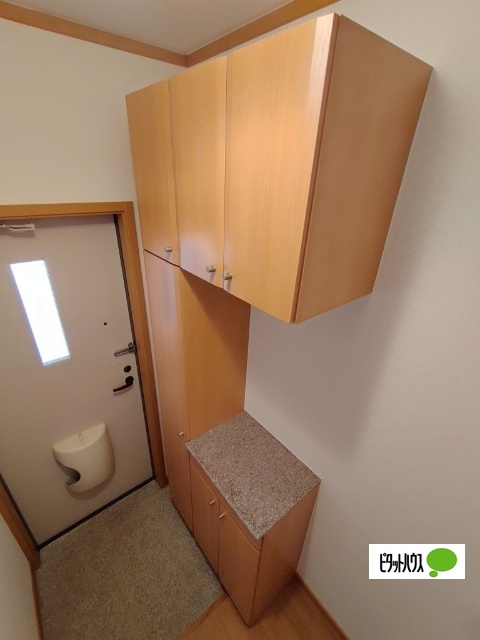 玄関　同物件別部屋