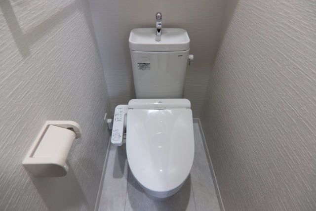 トイレ　※別室の参考写真の為、現況優先です。