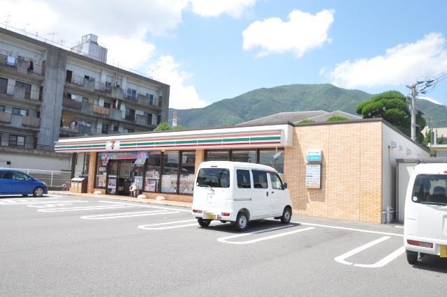 コンビニ　セブンイレブン小倉葛原本町1丁目店（コンビニ）まで540m
