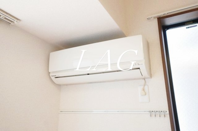 その他　エアコン付です。