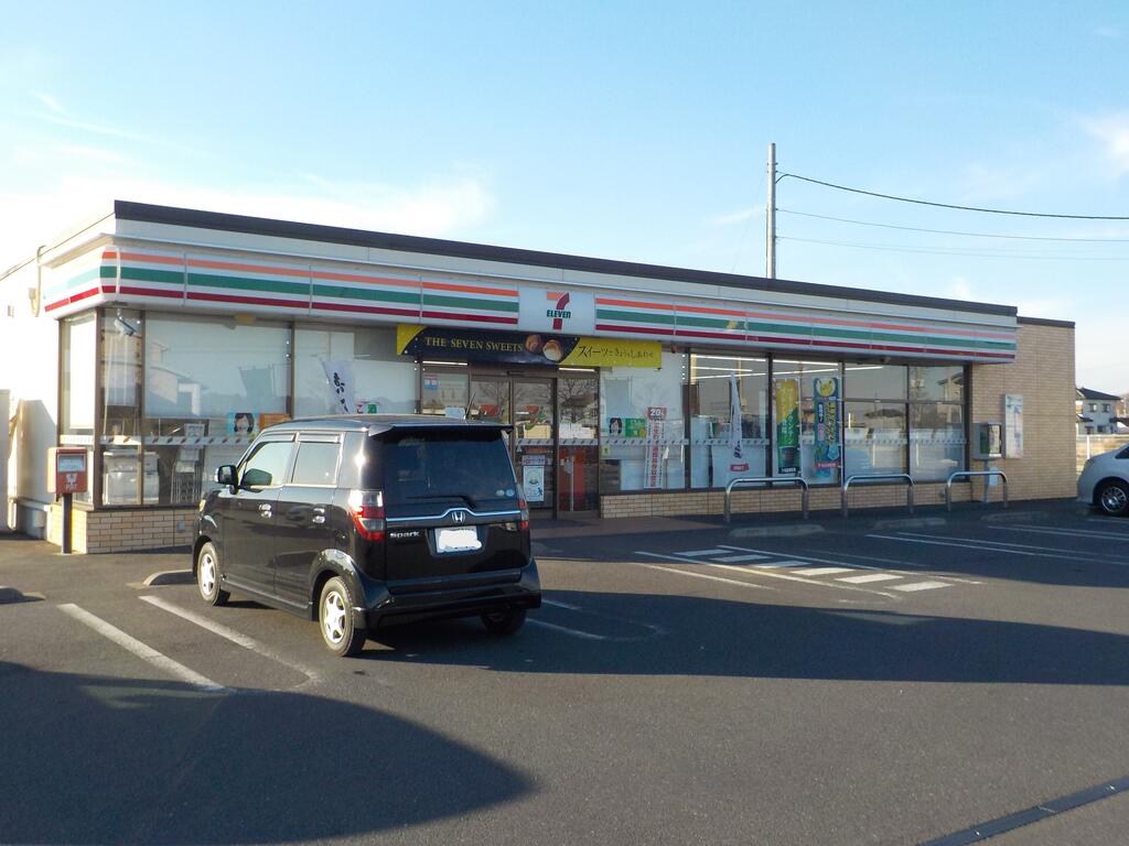 コンビニ　セブンイレブン壬生おもちゃのまち駅東店（コンビニ）まで557m