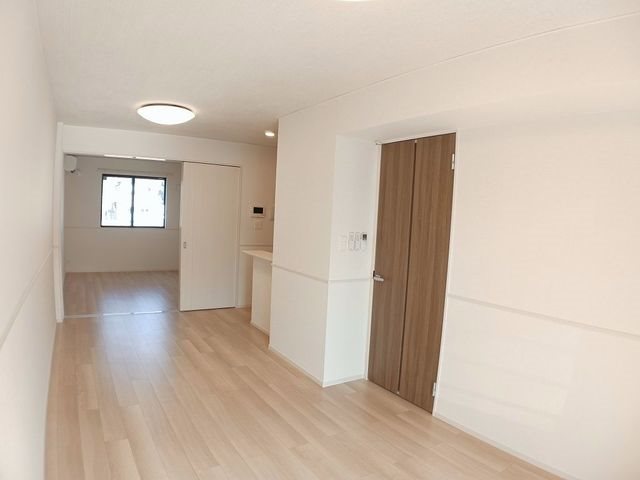 居室・リビング　※同タイプの画像になります。