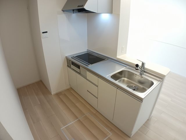 キッチン　※同タイプの画像になります。