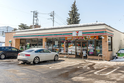コンビニ　セブンイレブン 南7条店（コンビニ）まで183m