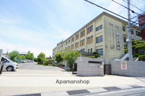 中学校　奈良市立都南中学校（中学校）まで206m