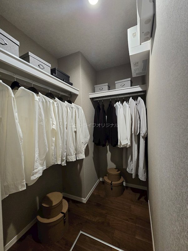 収納　衣類はもちろんたっぷり収納可能なウォークインクローゼット