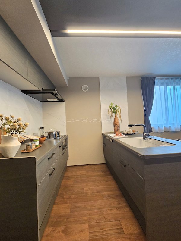 キッチン　3口コンロ＆グリル付システムキッチンです。