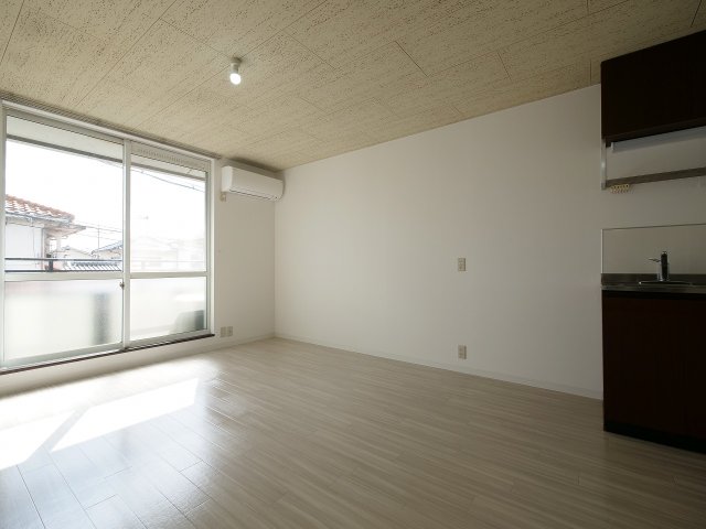 キッチン　※写真は別の部屋のものです。