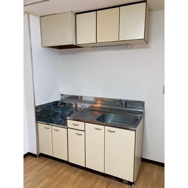 キッチン　コンパクトなキッチンで掃除もラクラク