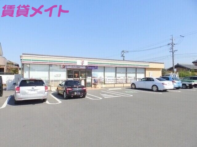 コンビニ　セブンイレブン四日市白須賀店（コンビニ）まで198m