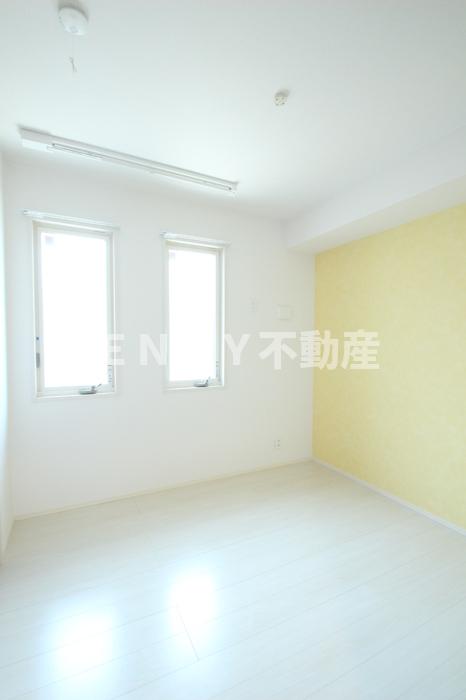 その他部屋・スペース　広々とした洋室です