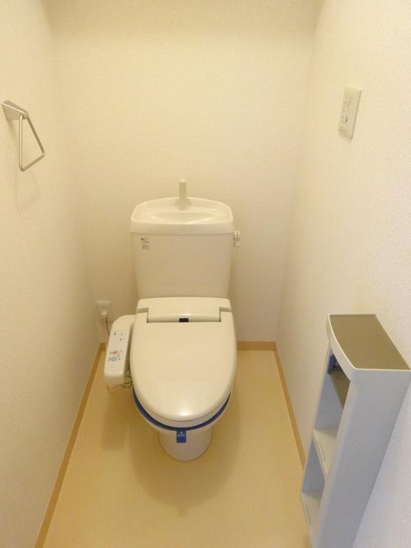 トイレ　温水洗浄暖房便座付トイレ