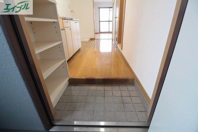 玄関　玄関（同タイプです）