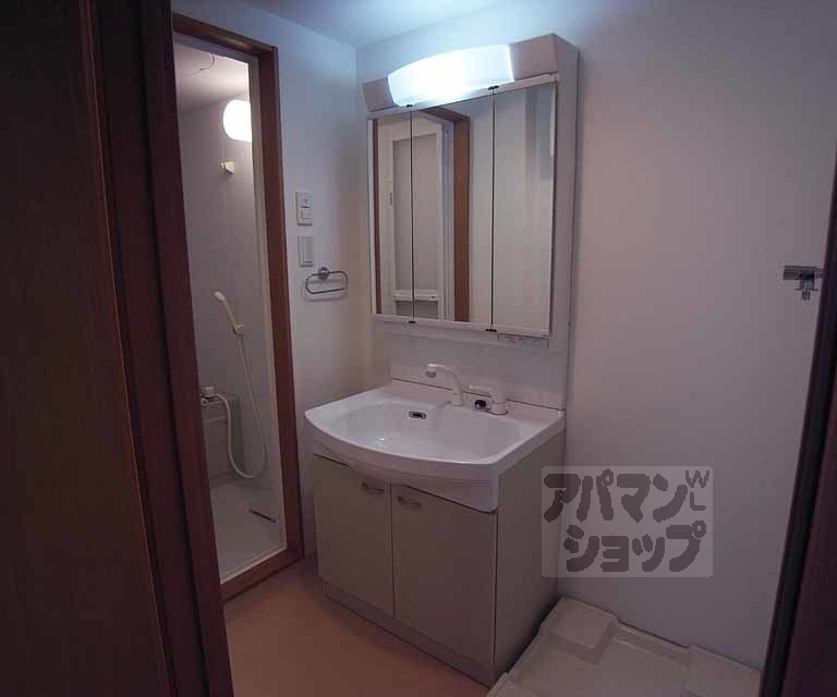 洗面設備　シャンプードレッサーです。