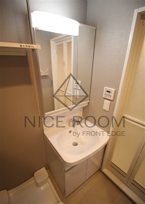 洗面設備　ファーストフィオーレ難波クレシア　独立洗面台