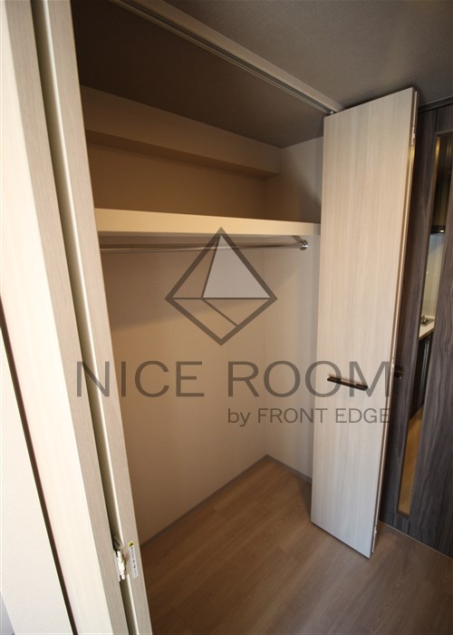 収納　ファーストフィオーレ難波クレシア　クローゼット