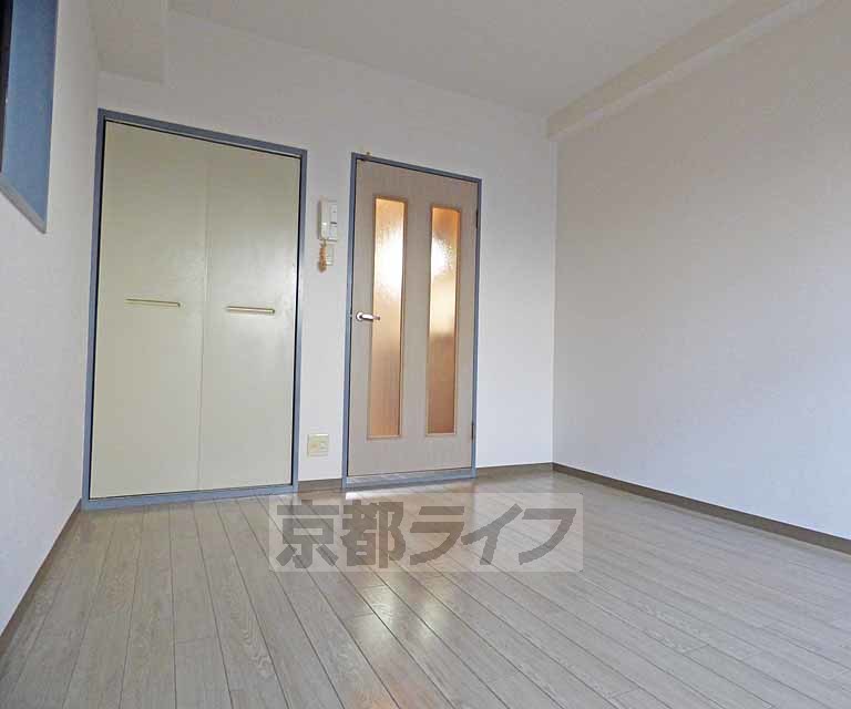 居室・リビング　広々とした室内です。