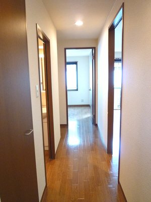 玄関　来客時にもお部屋の中は見えません