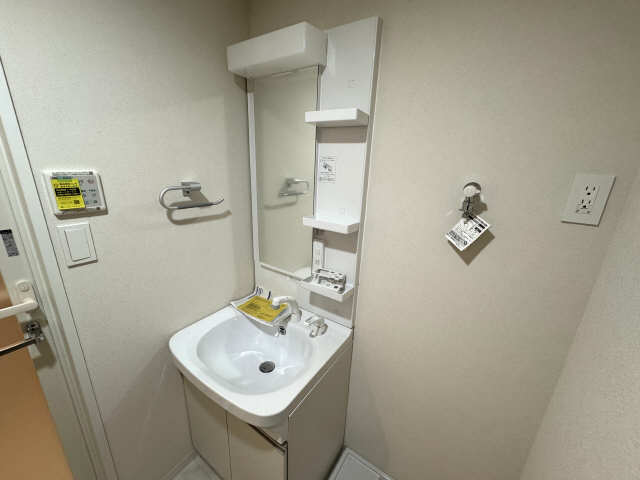 洗面設備　同型タイプの写真です。