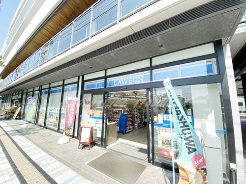 コンビニ　ローソン 辻堂駅西口店（コンビニ）まで689m