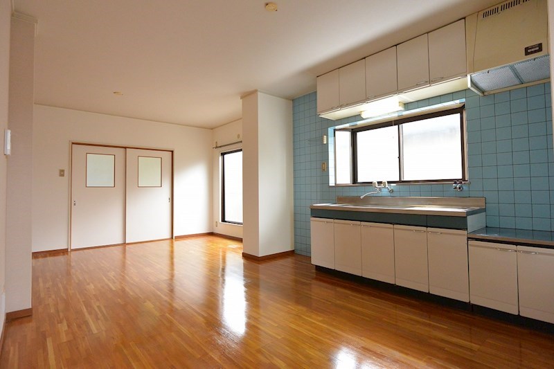 居室・リビング　フローリング仕上げ