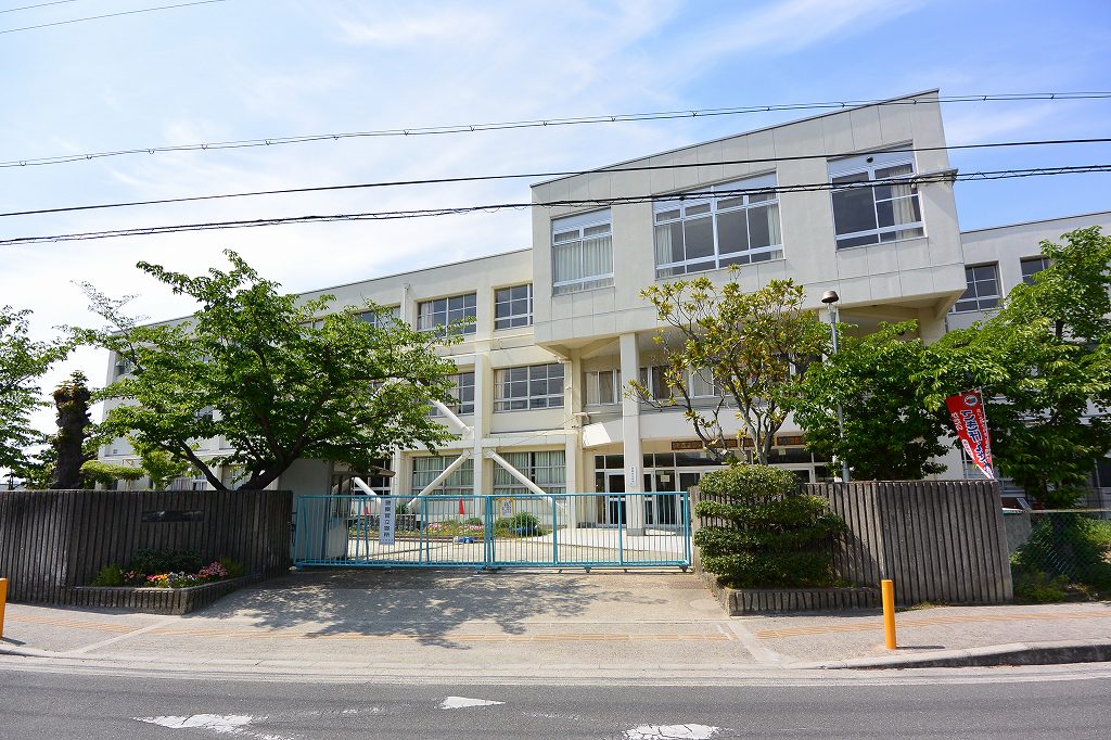 小学校　交野市立岩船小学校（小学校）まで1038m