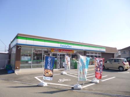 コンビニ　ファミリーマート伊勢高向店（コンビニ）まで522m