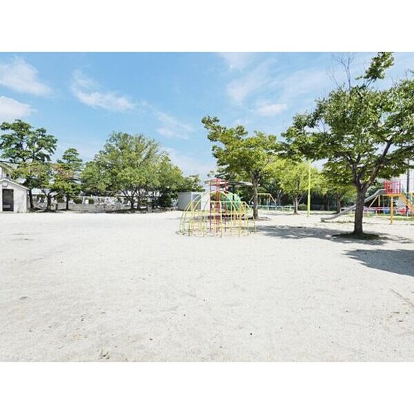 その他　【公園】越前公園まで555m