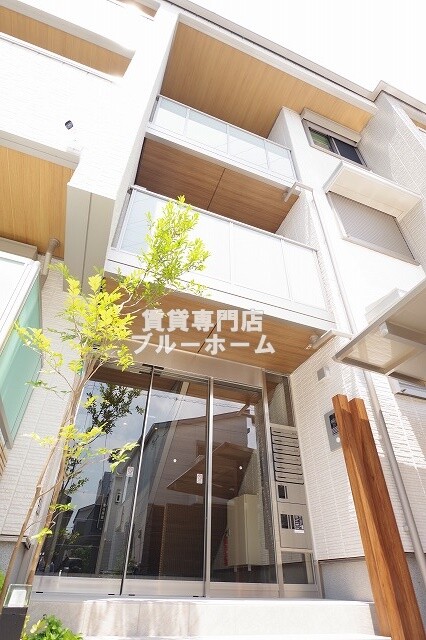 建物外観　2023年建築の鉄骨造の建物です！