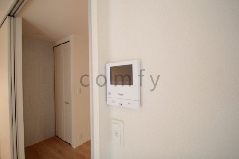 セキュリティ　モニター付きインターホン