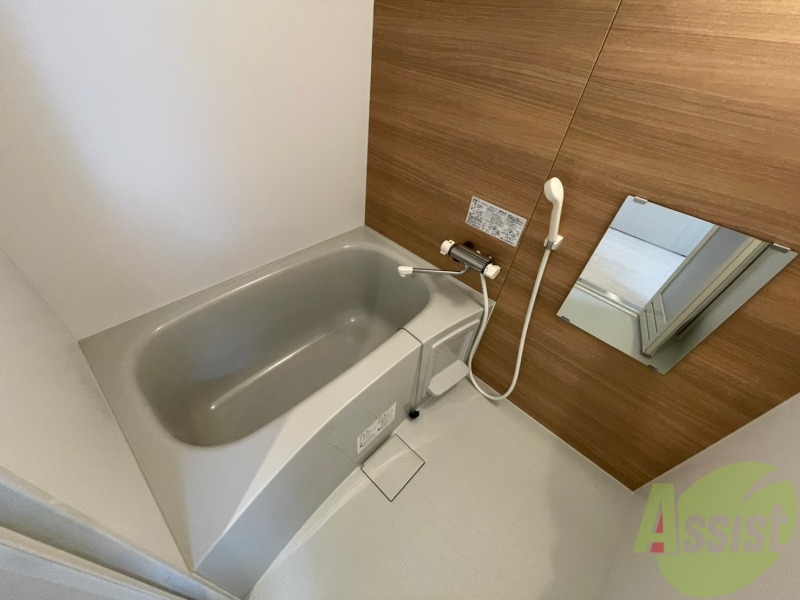 バス・シャワールーム　お風呂になります。一日の疲れを癒してくださいね。