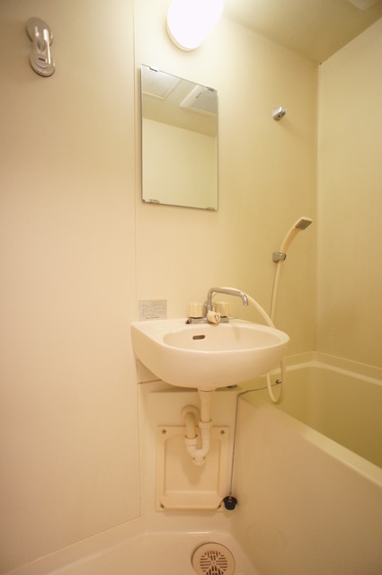 洗面設備　洗面ボウルと鏡付です☆