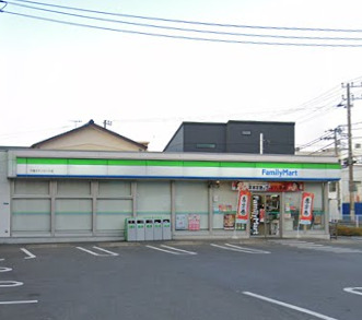 コンビニ　ファミリーマート（コンビニ）まで609m