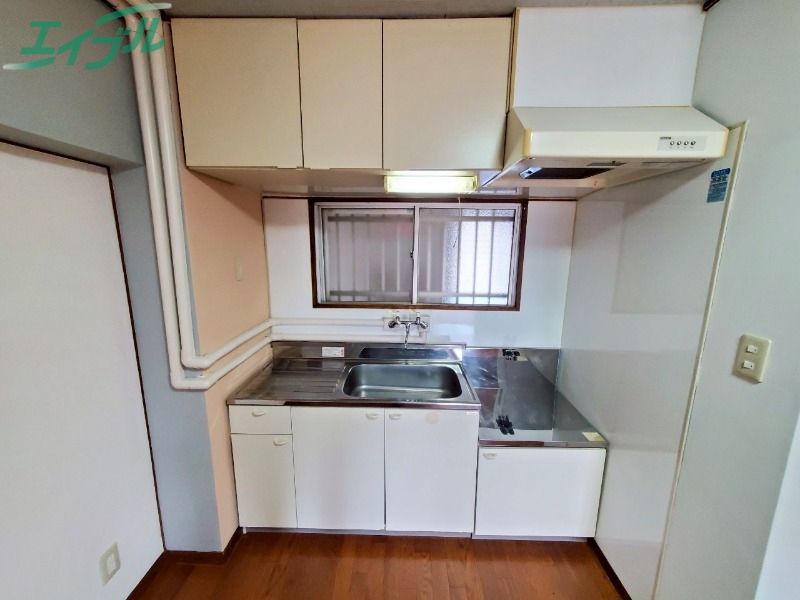 キッチン　同物件別室写真