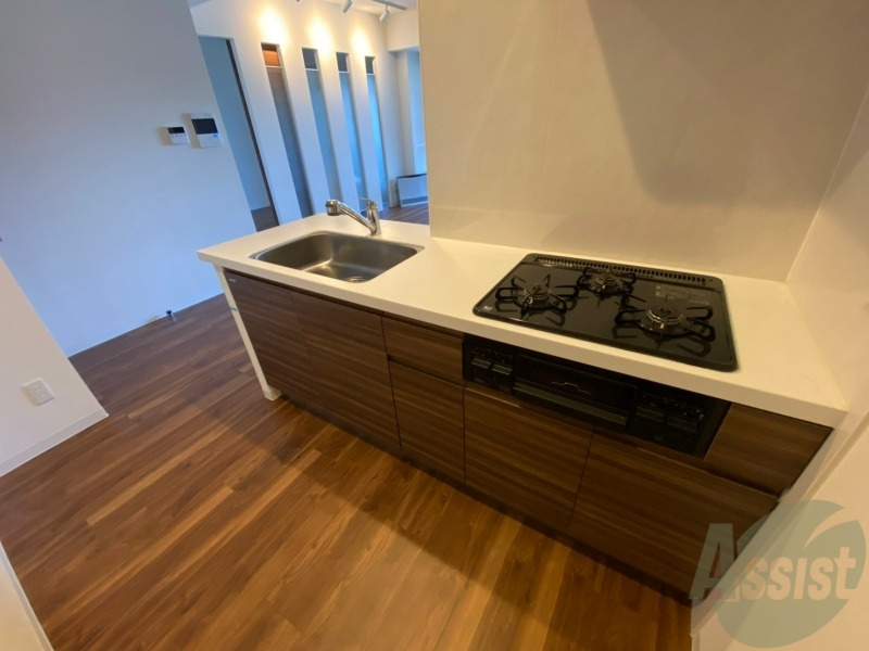 キッチン　大きめのキッチンは、料理がしやすく、嬉しいですね。