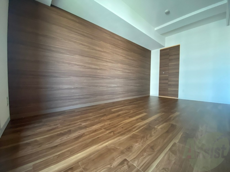 その他部屋・スペース　こちらは６．５帖の寝室です。シンプルで落ち着きのあるお部屋