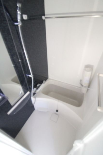 バス・シャワールーム　お問い合わせは03-3317-3300まで。