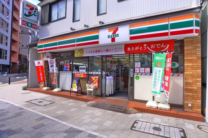 コンビニ　セブンイレブン（コンビニ）まで49m